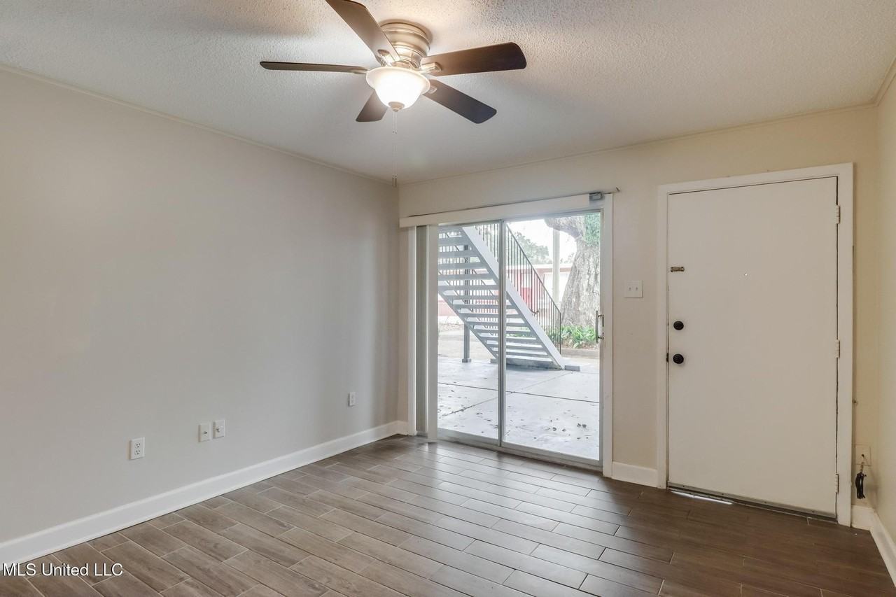 150 Pat Harrison St Apt 2 - Photo 5 of 12