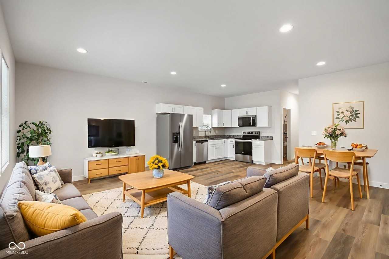 2711 Guilford Ave #A - Photo 3 of 28