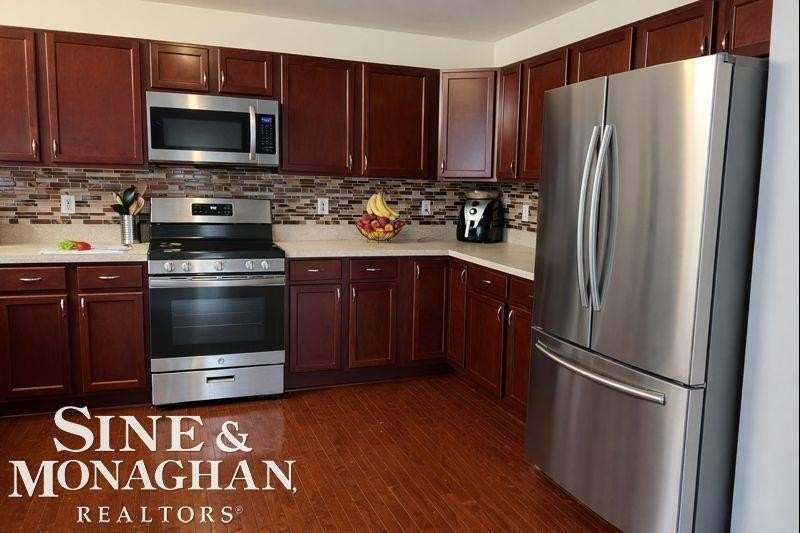 904 Trombley Rd - Photo 3 of 16