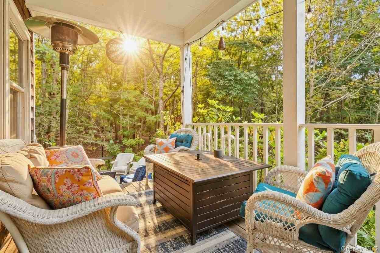 20 Howard St - Photo 3 of 24