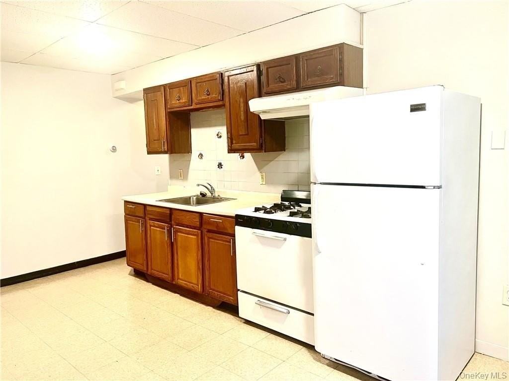 58 Cottage St Apt 4 - Photo 5 of 14