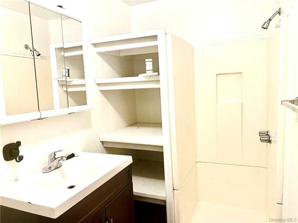 58 Cottage St Apt 4 - Photo 6 of 14