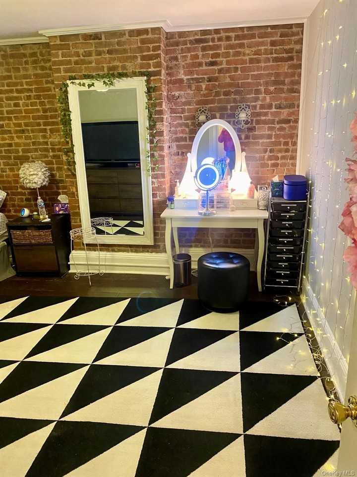 118 Main St Apt 4 - Photo 4 of 29