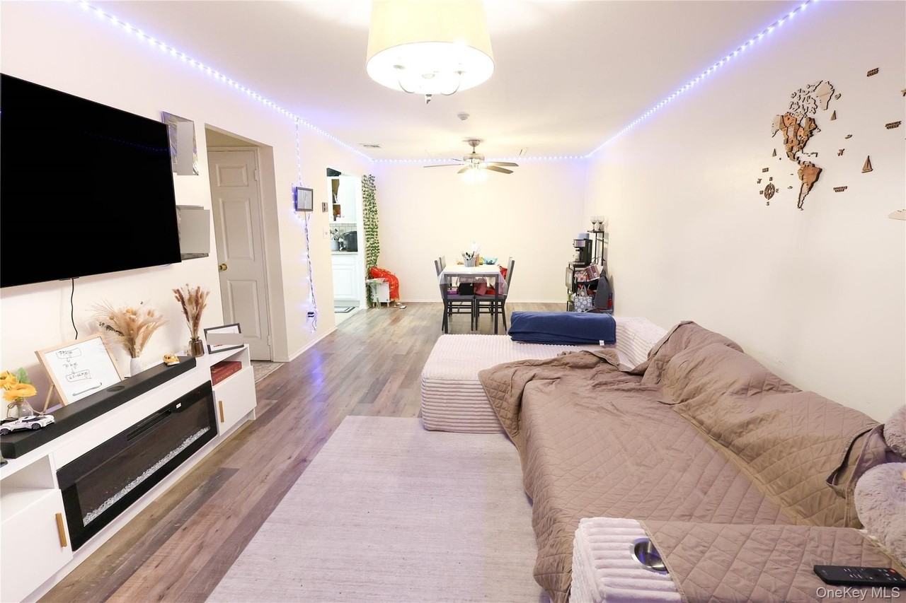 3 Saratoga Ct Unit B - Photo 3 of 15