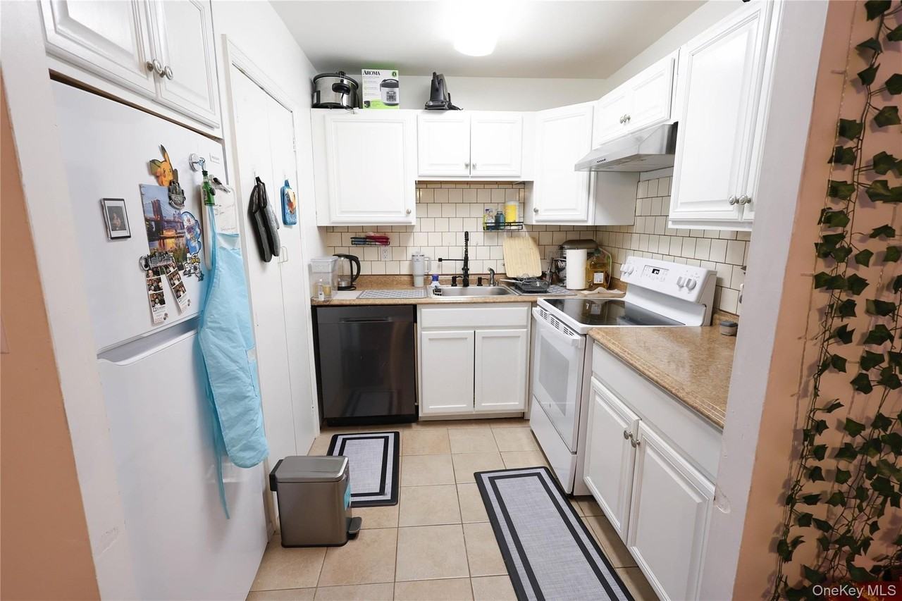 3 Saratoga Ct Unit B - Photo 5 of 15