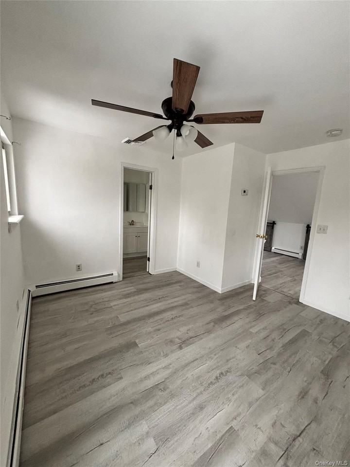 73 Colonial Dr - Photo 3 of 8