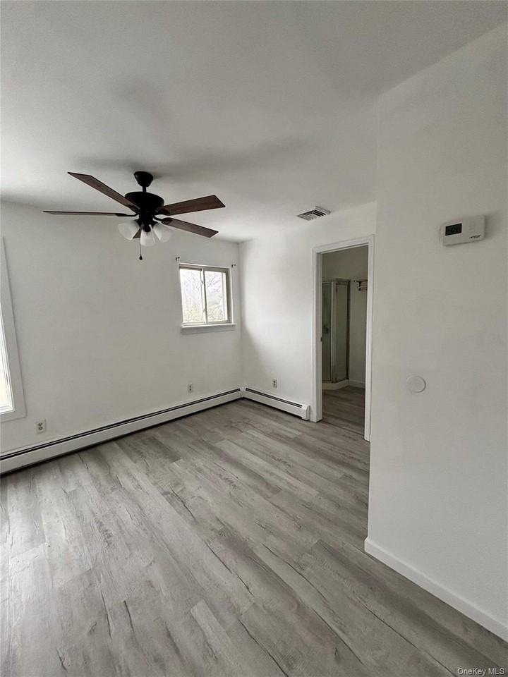 73 Colonial Dr - Photo 4 of 8