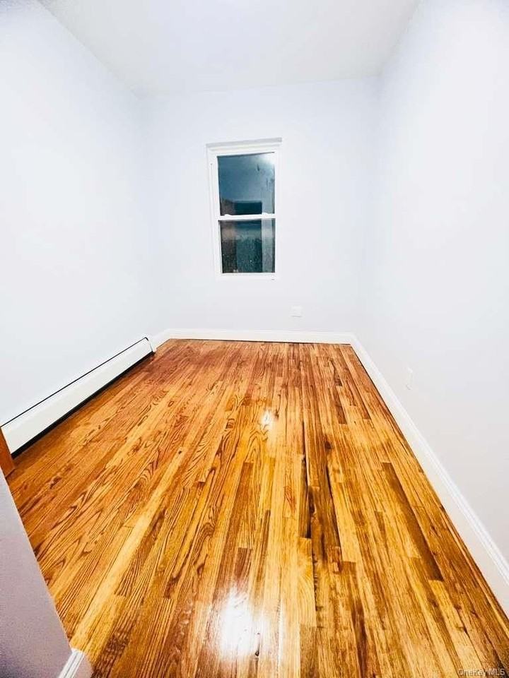 17751 105th Ave 2nd Fl - Photo 3 of 6