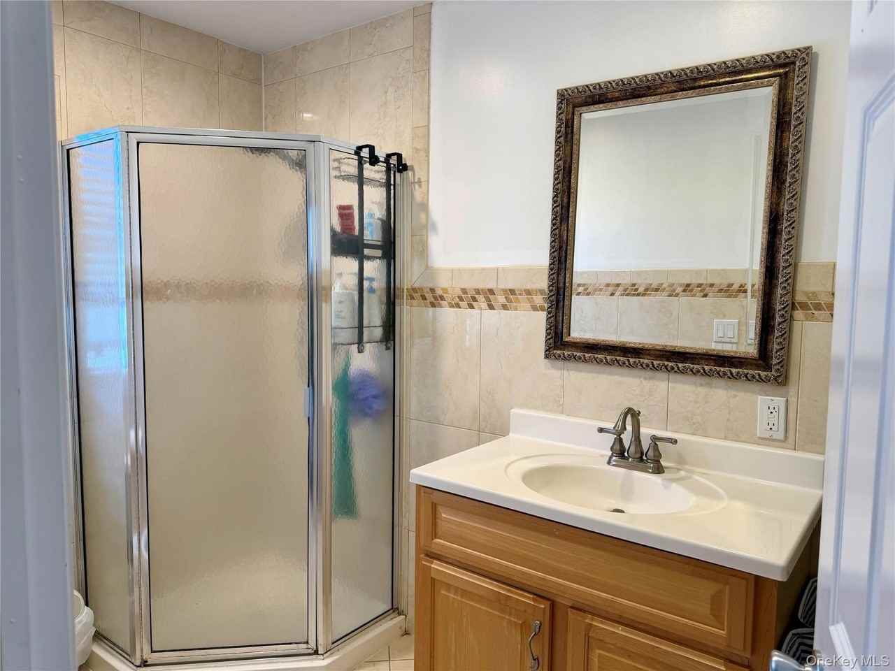 38 B Manorhaven Boulevard unit: 38 - Photo 5 of 6