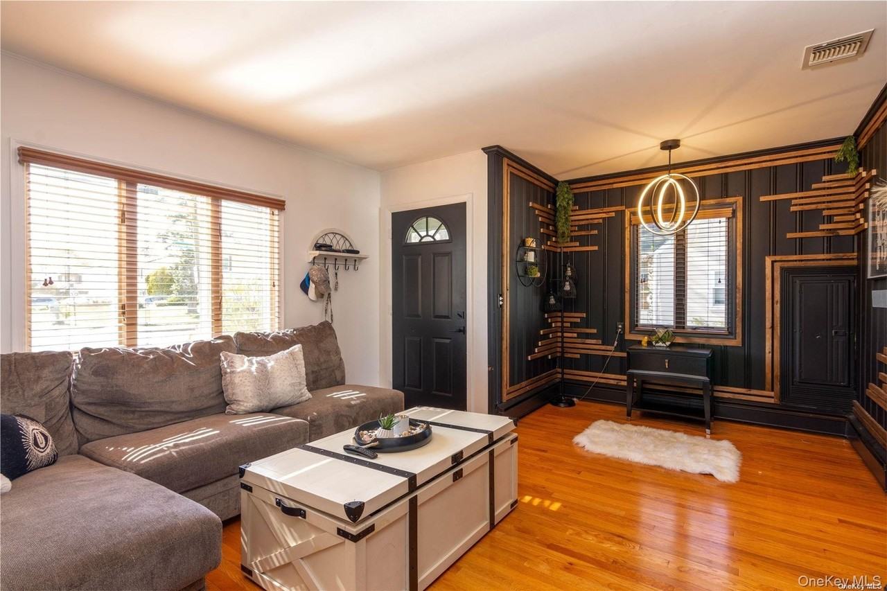 22 Carman Blvd - Photo 7 of 24