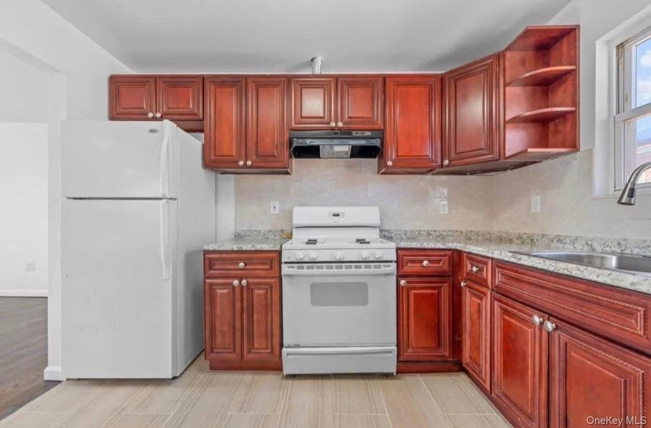 14720 223rd St Unit 1 - Photo 4 of 10