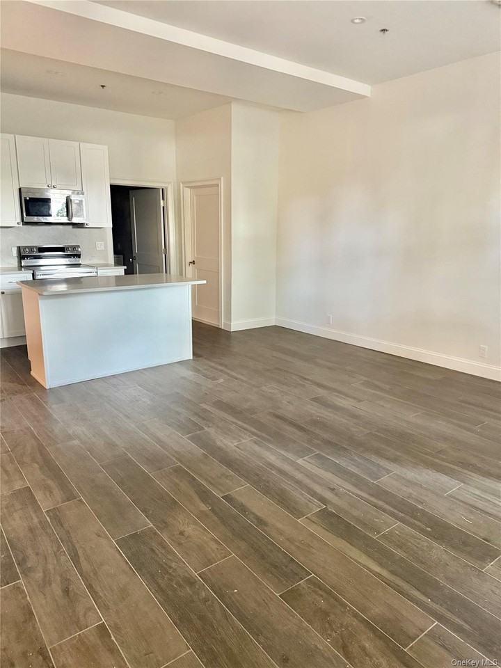 108 Hempstead Tpke - Photo 4 of 9