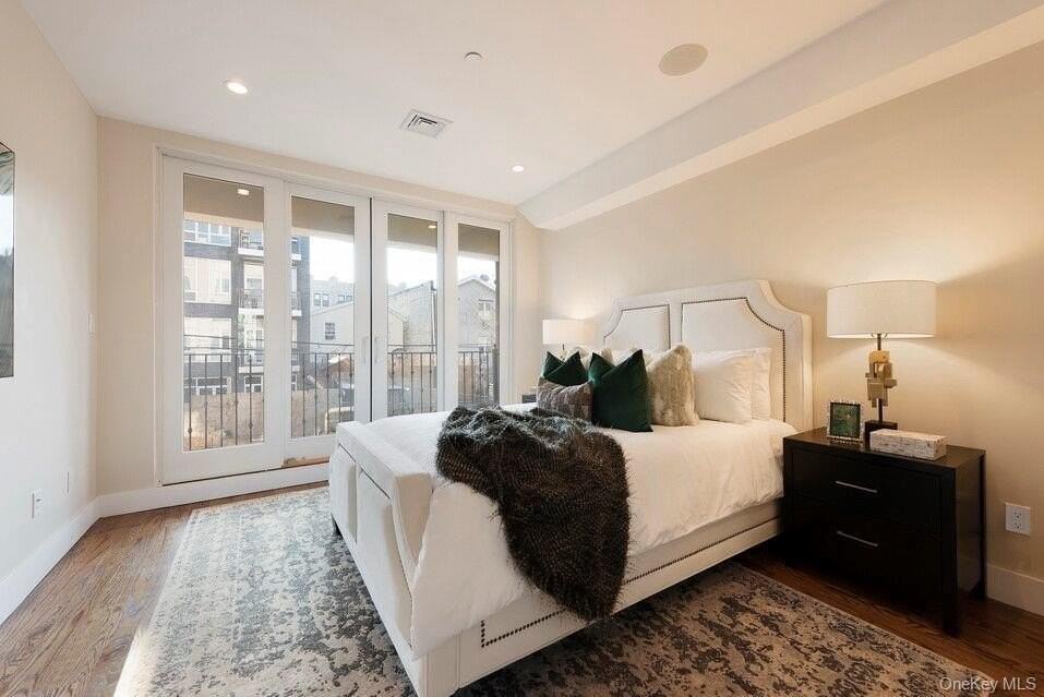 368 Gates Ave Apt 4 - Photo 7 of 11