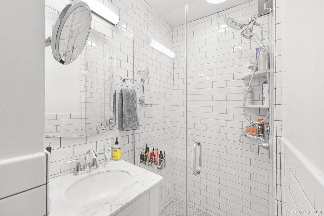 64 Macdougal St Apt 13