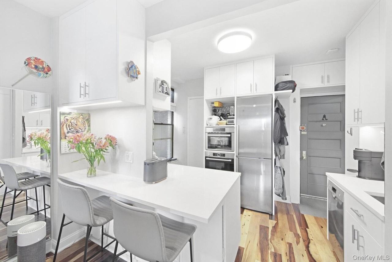 64 Macdougal St Apt 13 - Photo 6 of 11