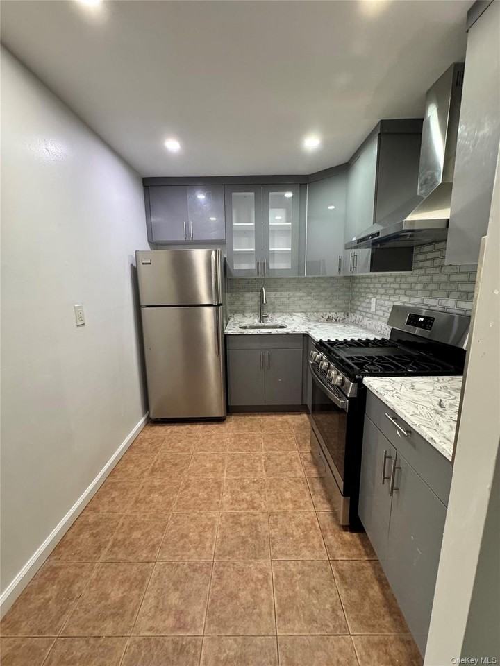 4148 70th St Unit 2 - Photo 4 of 7