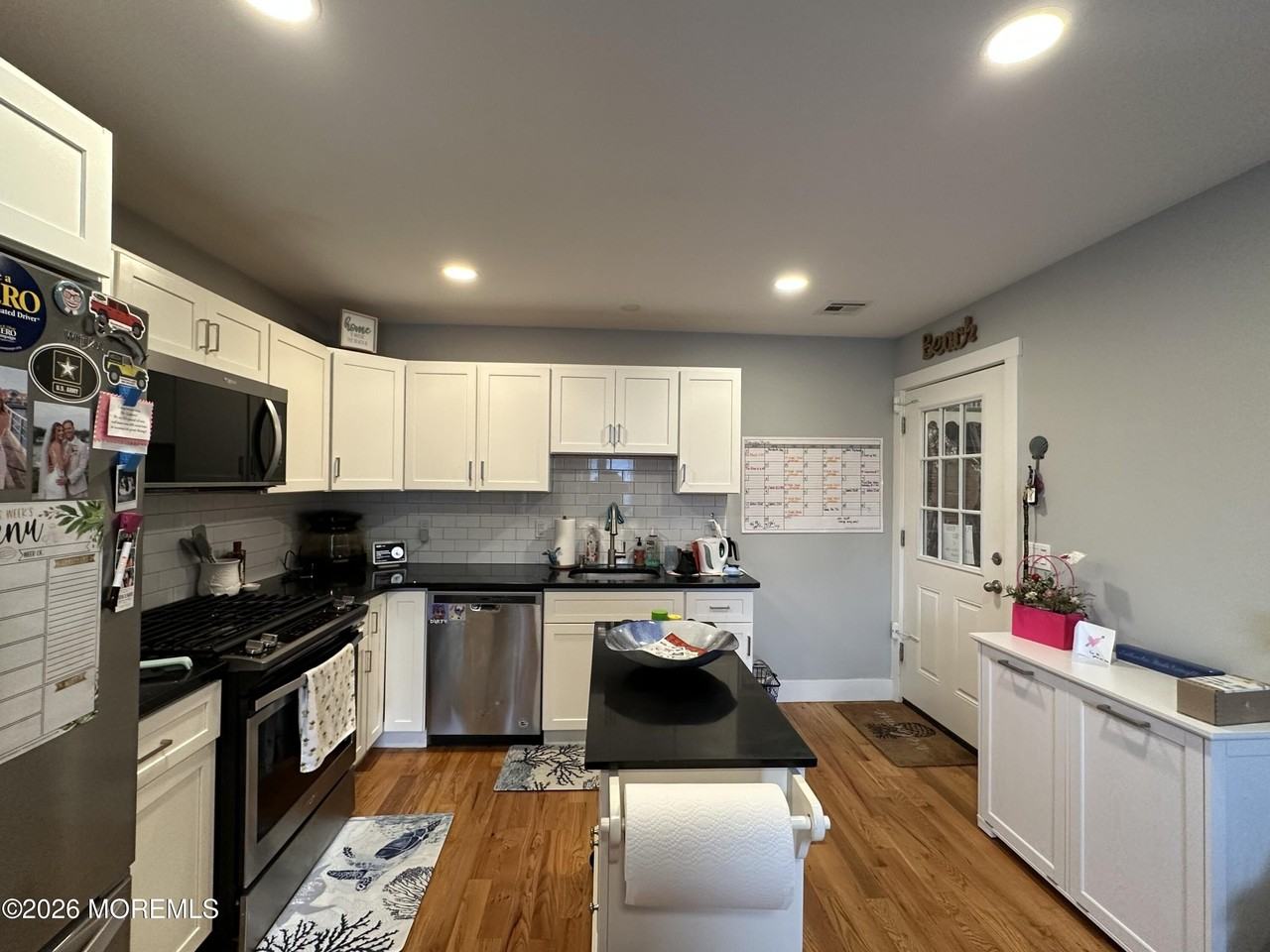 517 Asbury Ave Apt D - Photo 2 of 15