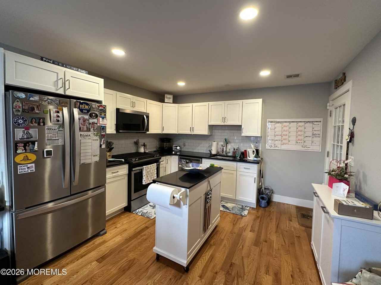 517 Asbury Ave Apt D - Photo 3 of 15