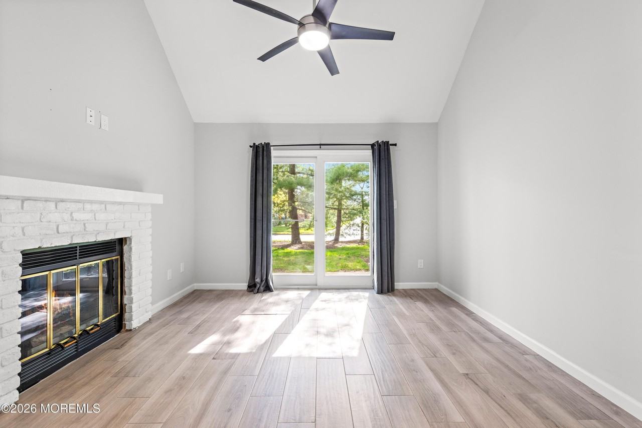 15 Twain Ct - Photo 3 of 41