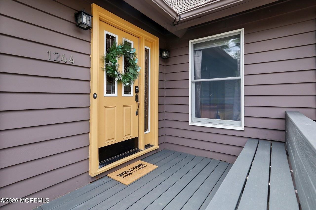 1244 Whitesville Rd - Photo 4 of 50