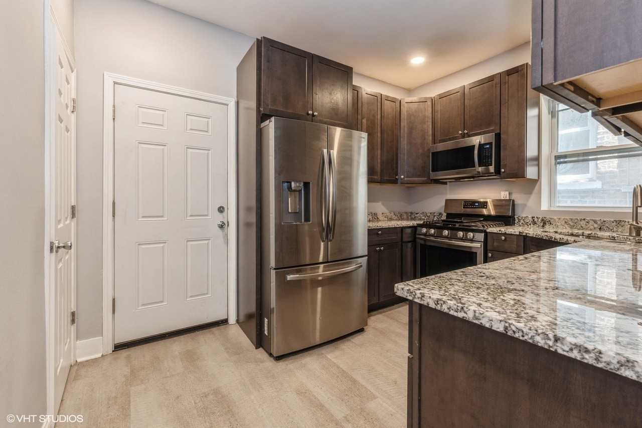 1060 N Spaulding Ave Unit 1 - Photo 5 of 17