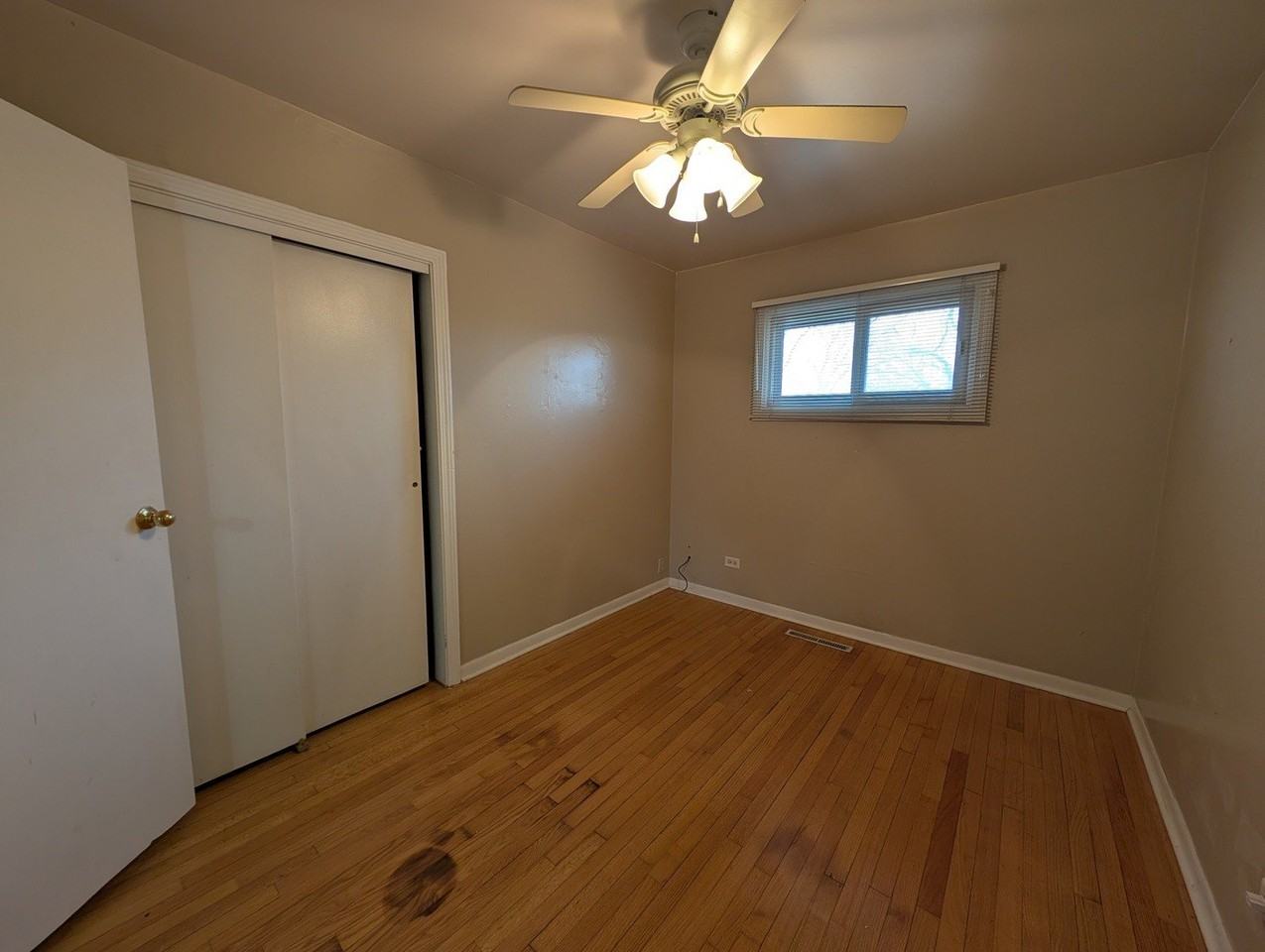 4230 Lindley St - Photo 6 of 12