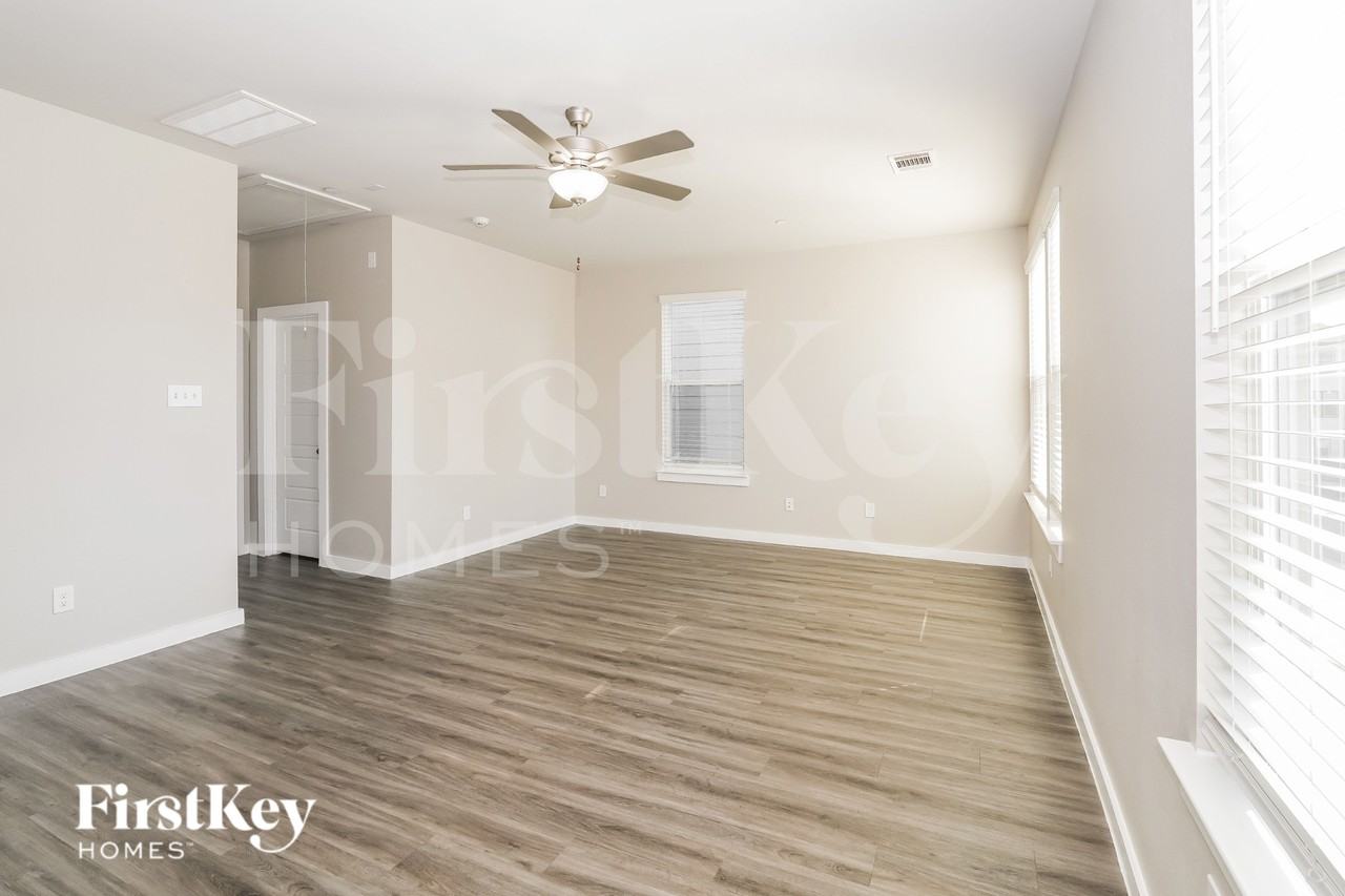 309 N Centro Cir - Photo 2 of 19