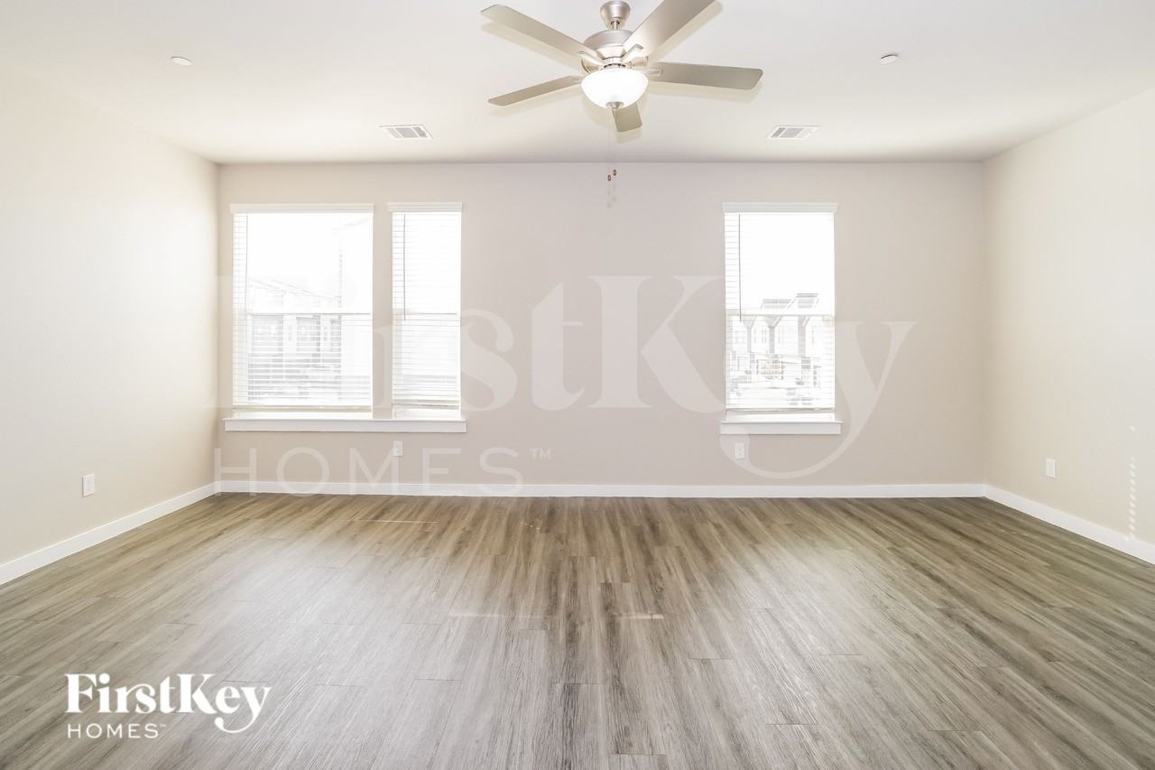 309 N Centro Cir - Photo 3 of 19