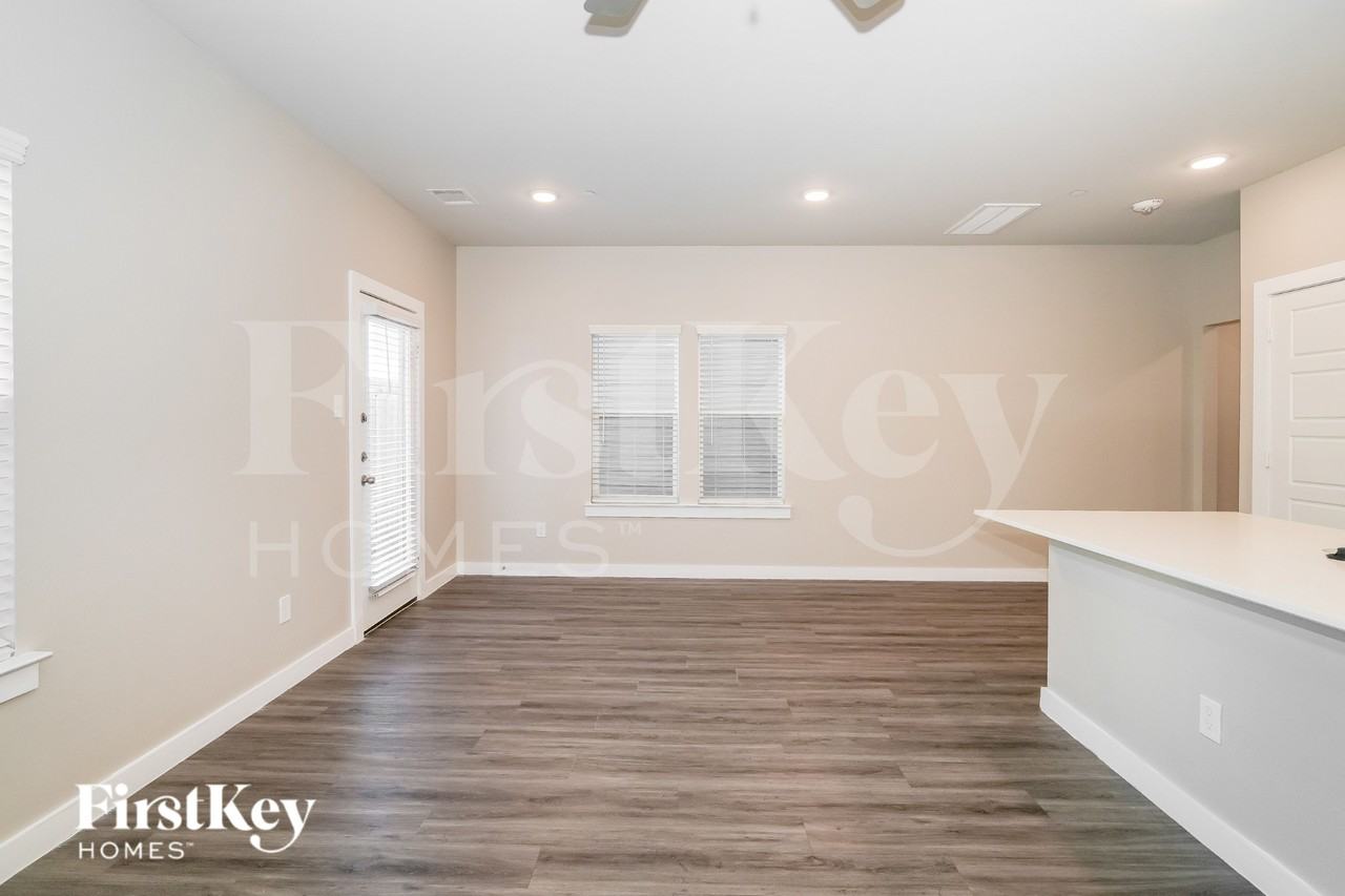 309 N Centro Cir - Photo 5 of 19