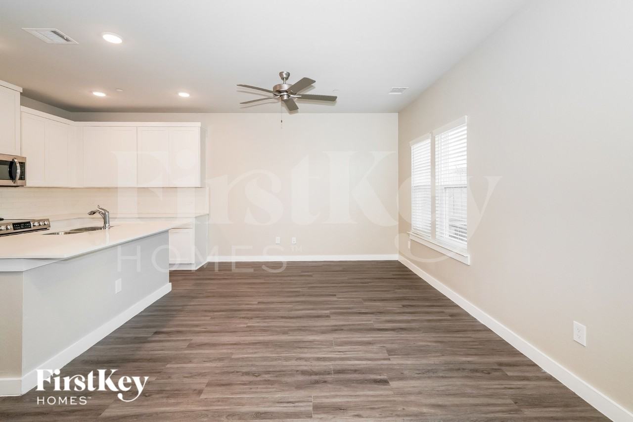 309 N Centro Cir - Photo 7 of 19