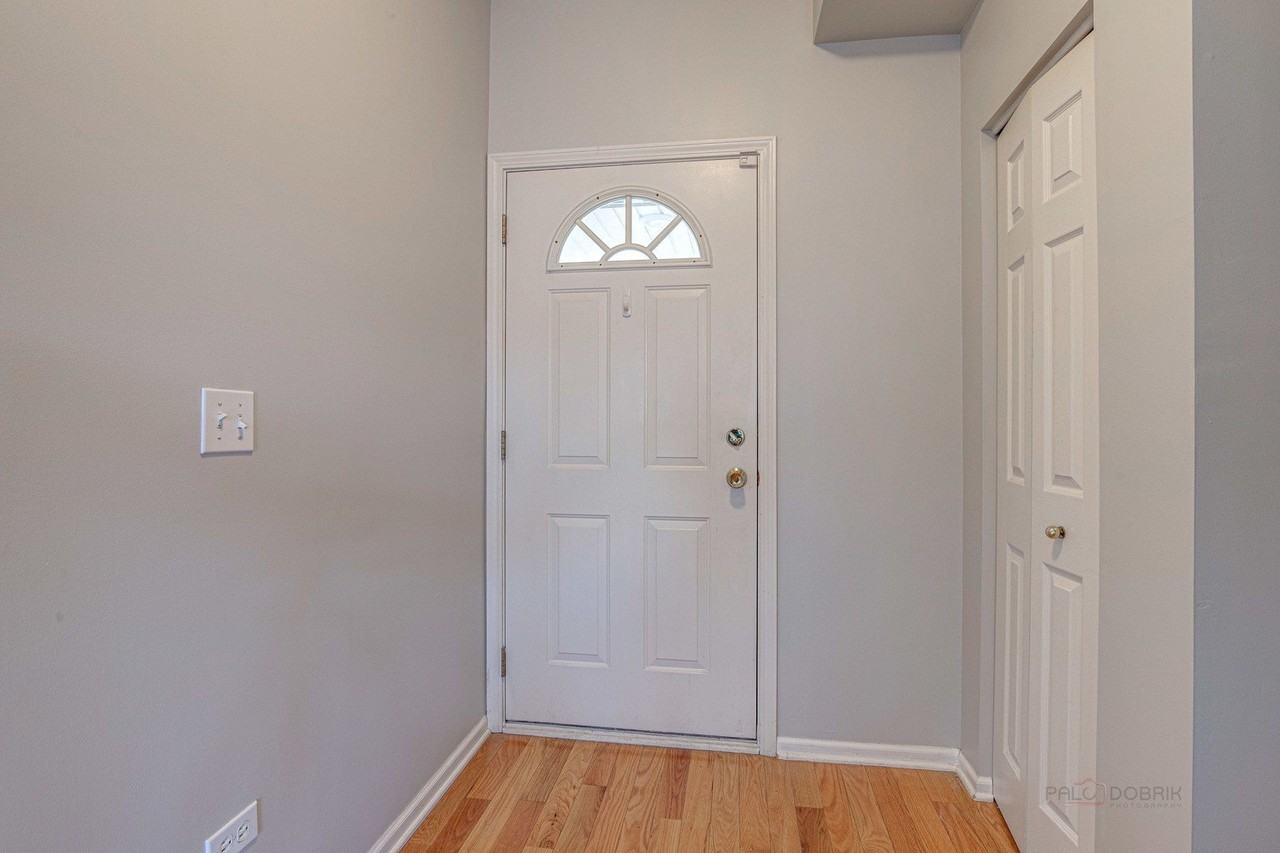 1655 Windward Ct - Photo 5 of 34