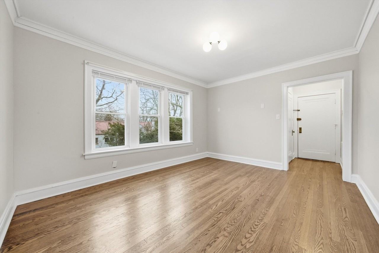 6938 N Campbell Ave Unit 1 - Photo 4 of 11