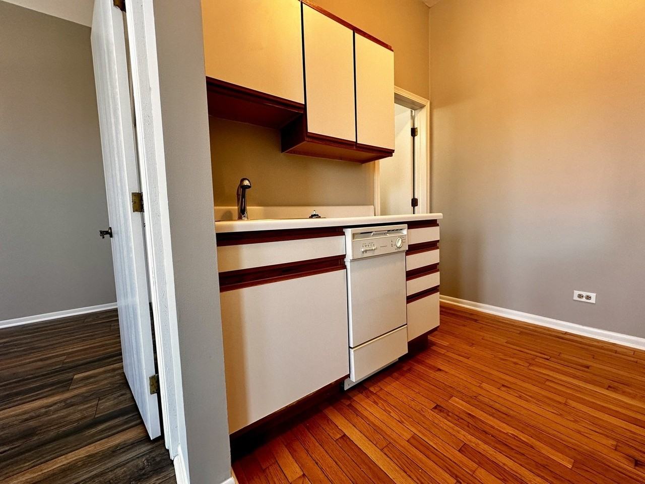 556 W 37th St Unit 3c - Photo 4 of 12