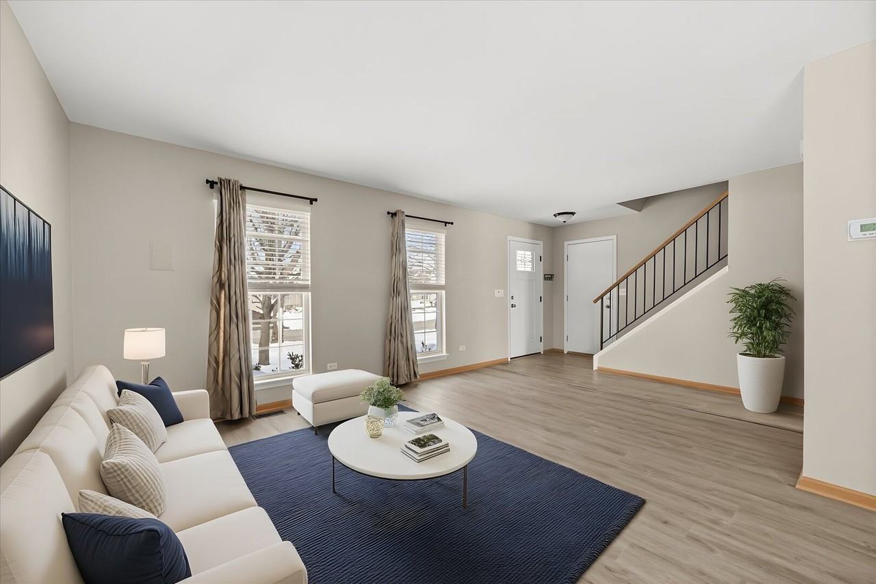 2477 Smithfield Ct - Photo 2 of 24