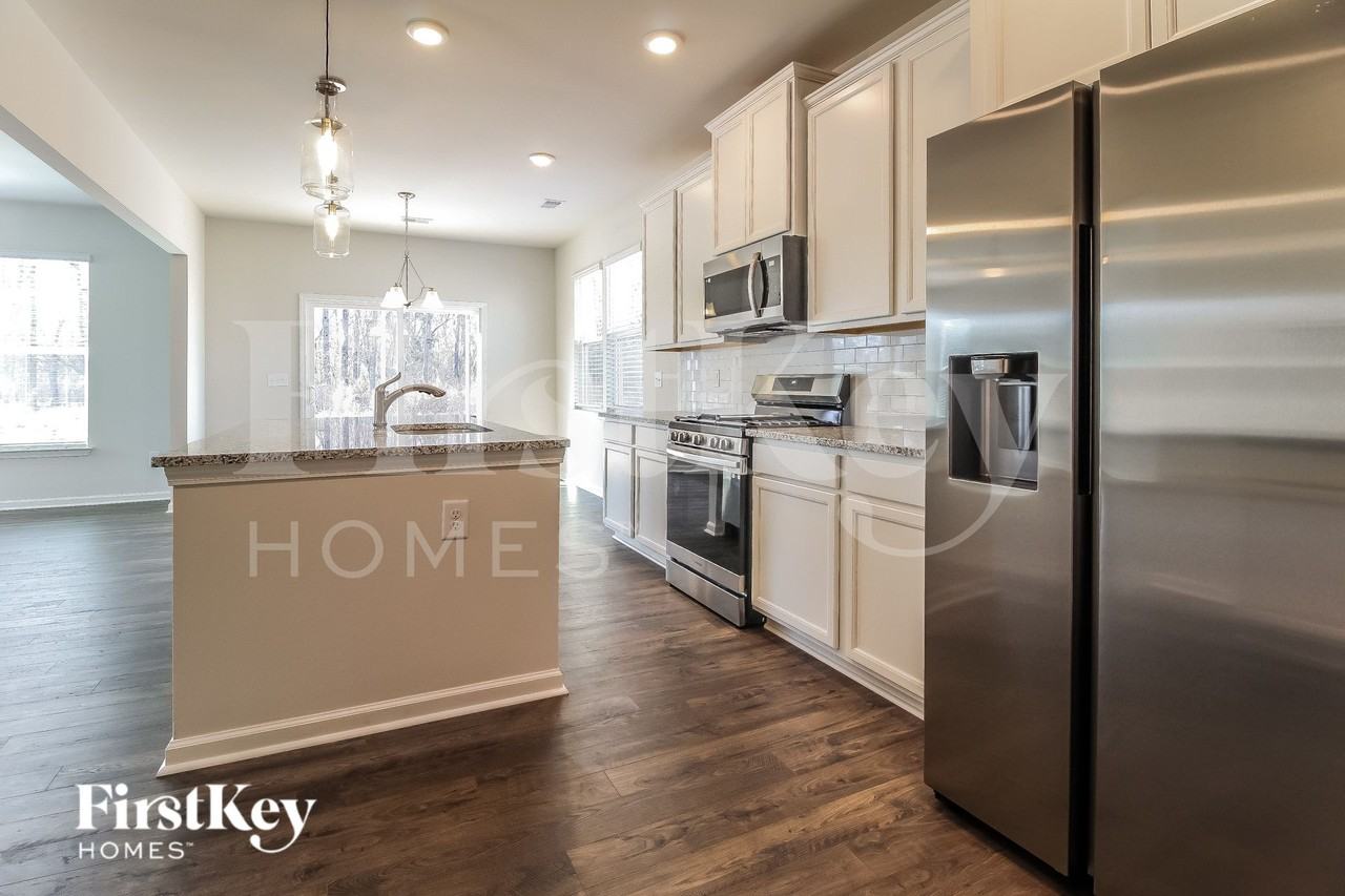 1207 Mission Hill Ln - Photo 6 of 16