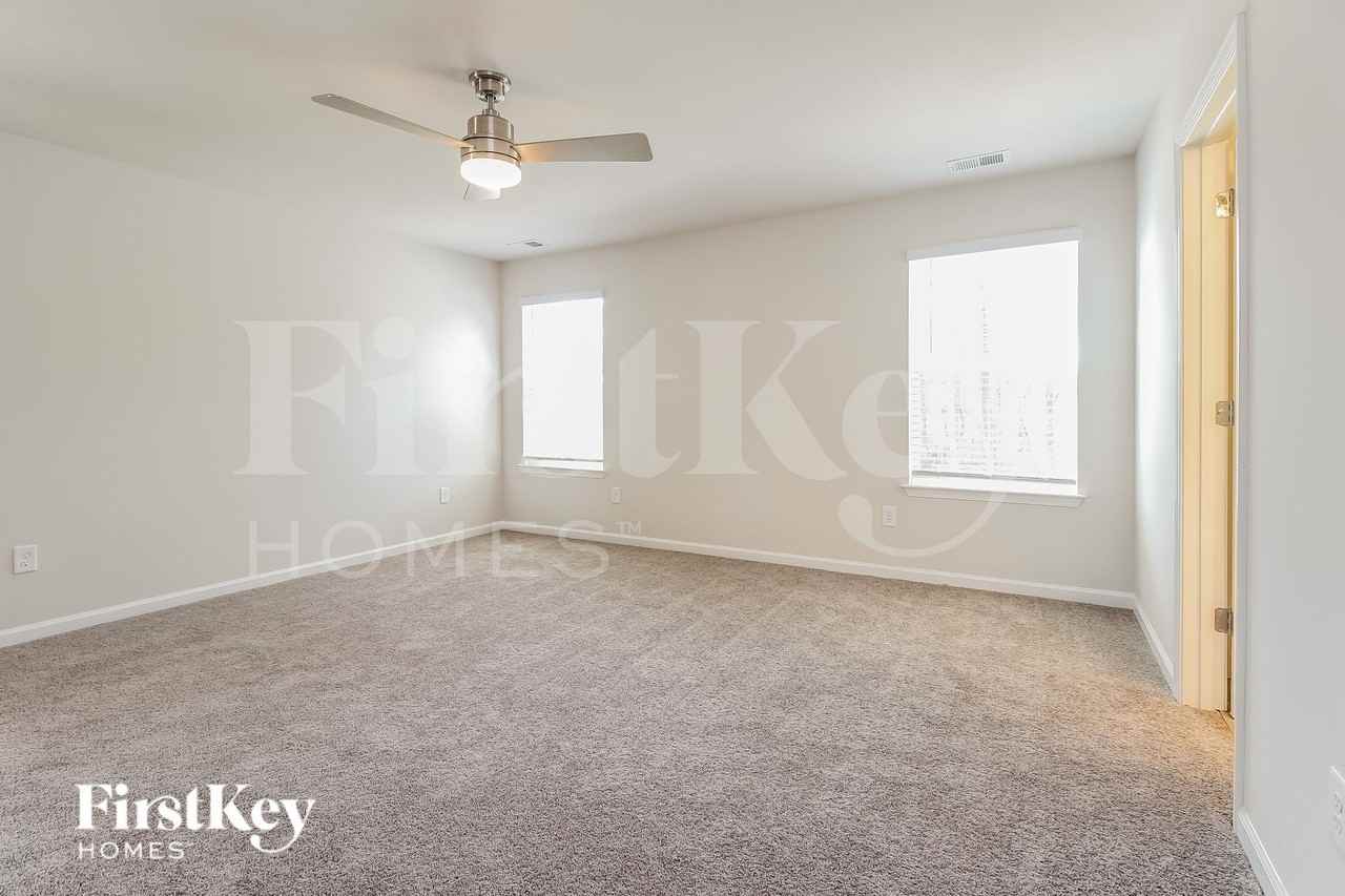 1207 Mission Hill Ln - Photo 7 of 16