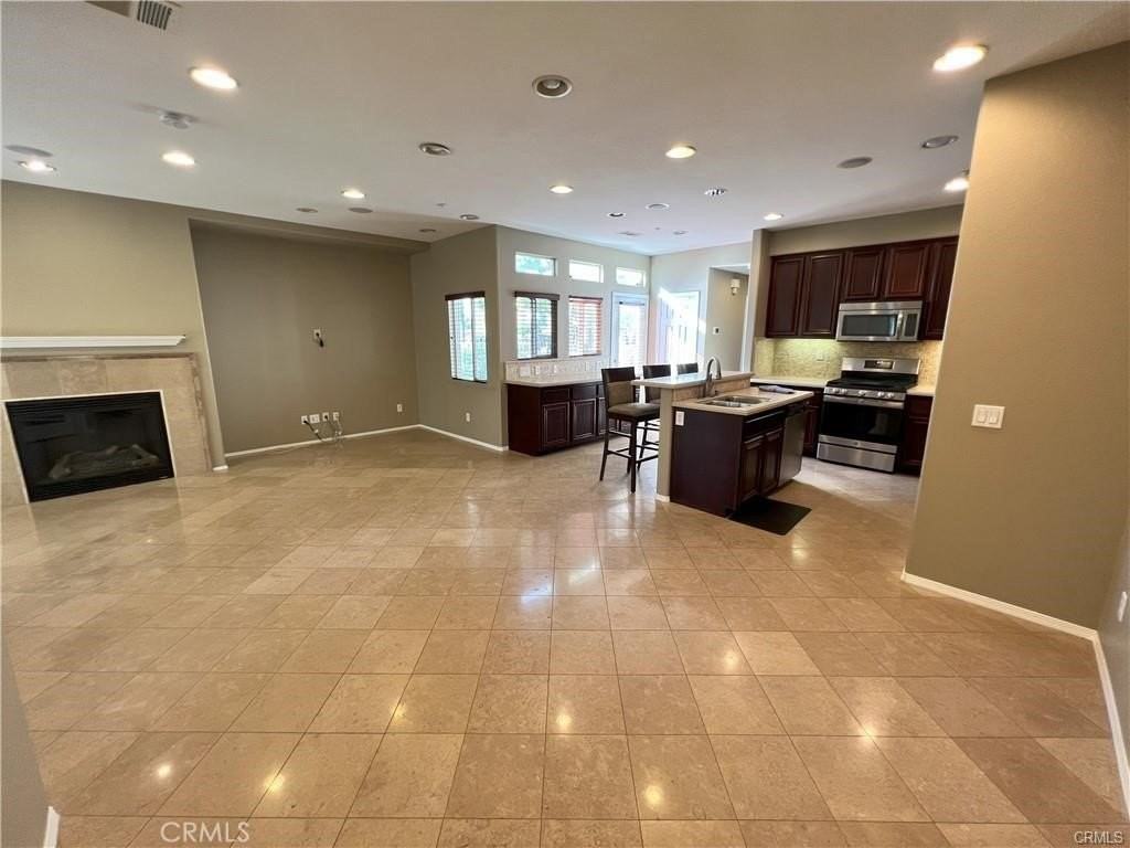 4996 Arborwood Ln - Photo 3 of 33