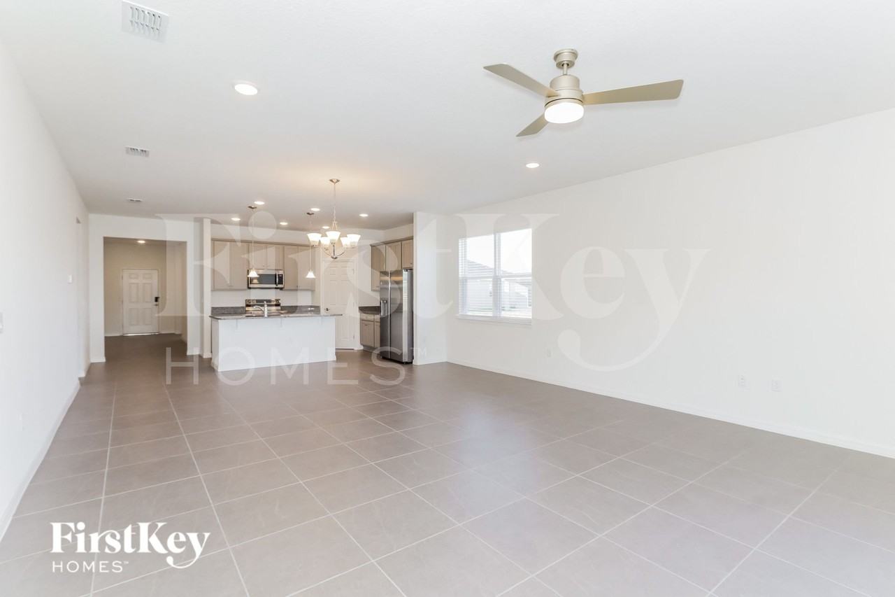 544 Crown Rose Dr - Photo 2 of 15