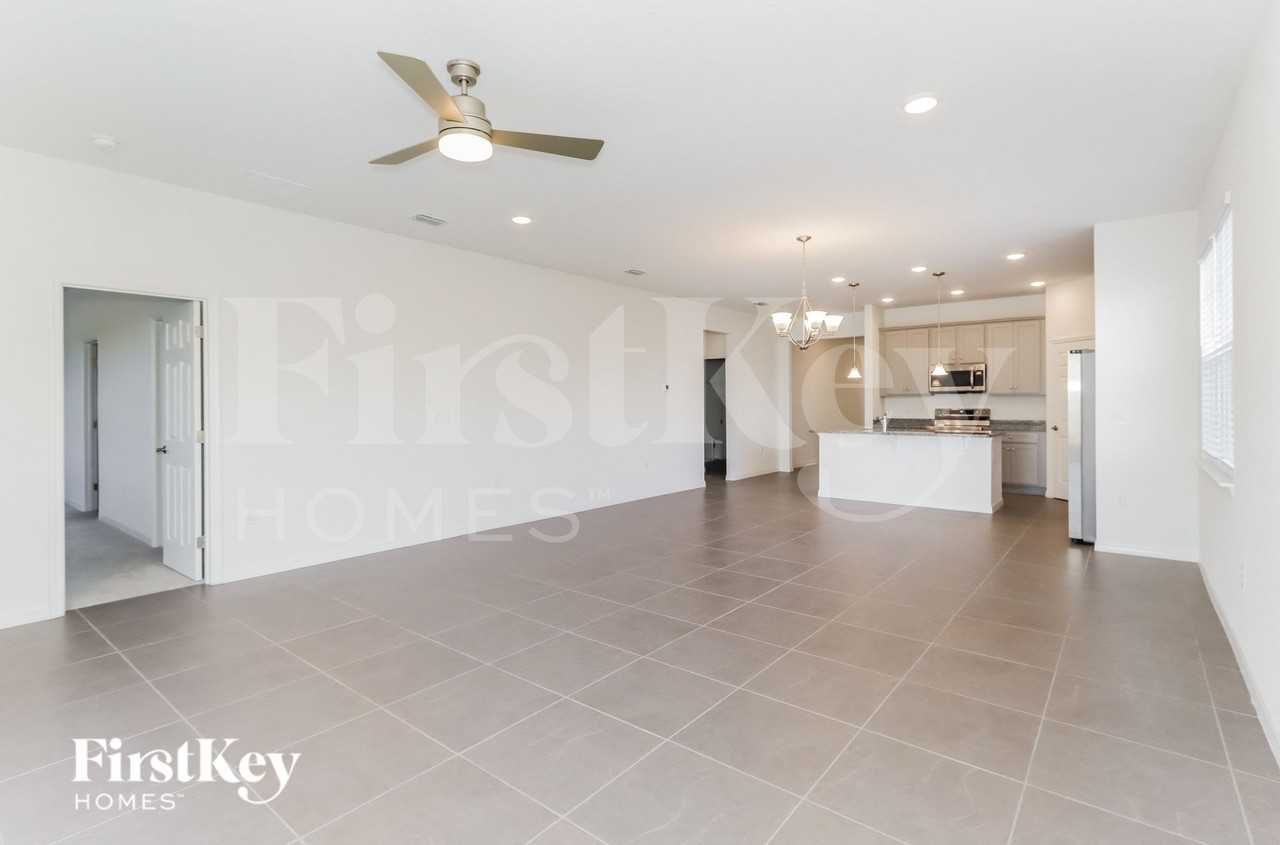 544 Crown Rose Dr - Photo 3 of 15