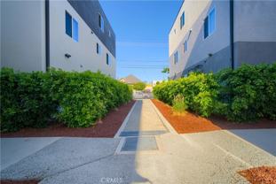 1427 S New Hampshire Ave - Photo 1 of 1