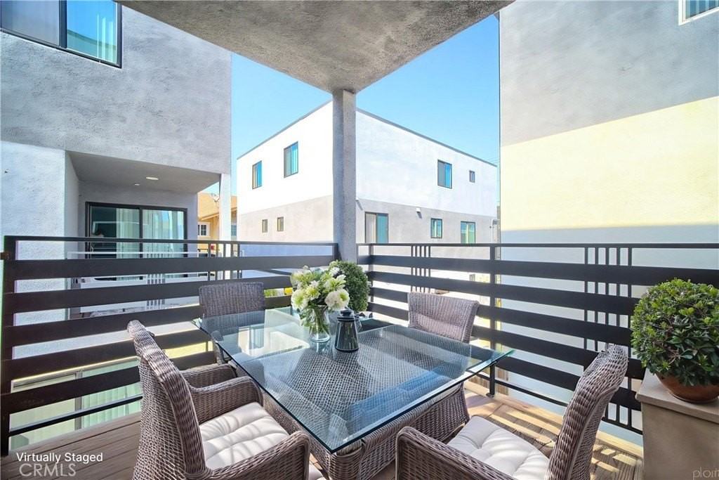 1427 S New Hampshire Ave - Photo 3 of 21