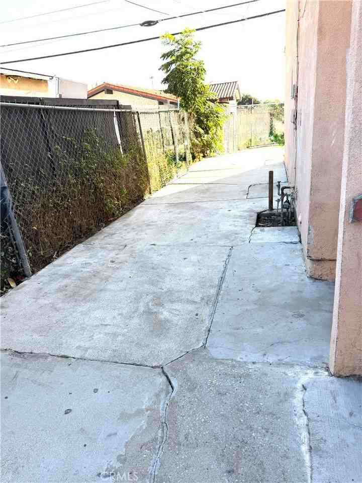 814 E Erna Ave #B - Photo 4 of 16