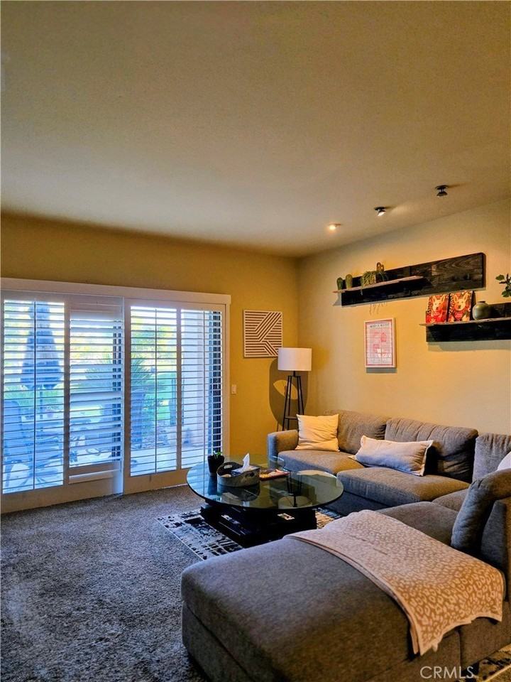 28464 Taos Ct - Photo 4 of 18