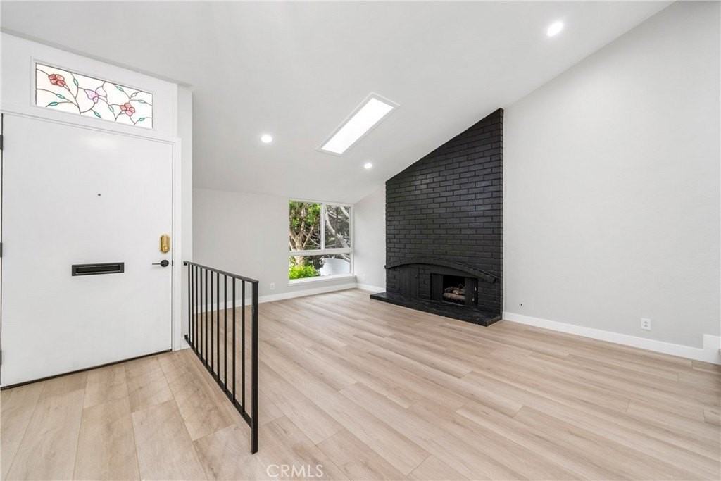 9374 Fleetwood St - Photo 5 of 26