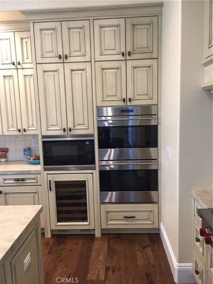 707 12th St - Photo 5 of 32