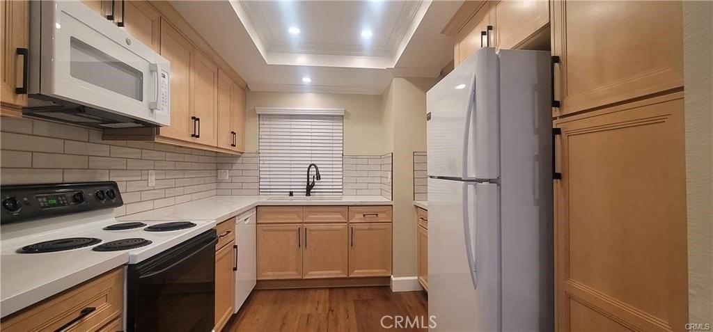 8888 Lauderdale Ct #216B - Photo 6 of 20