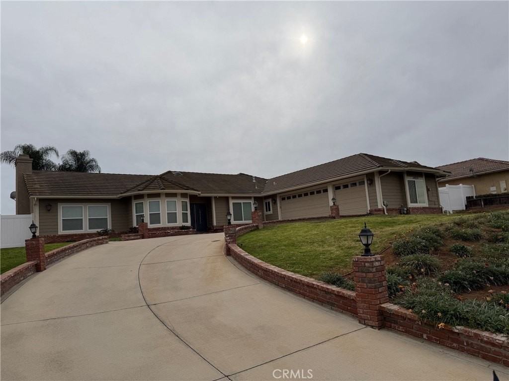 14253 Meadowlands Dr - Photo 2 of 30