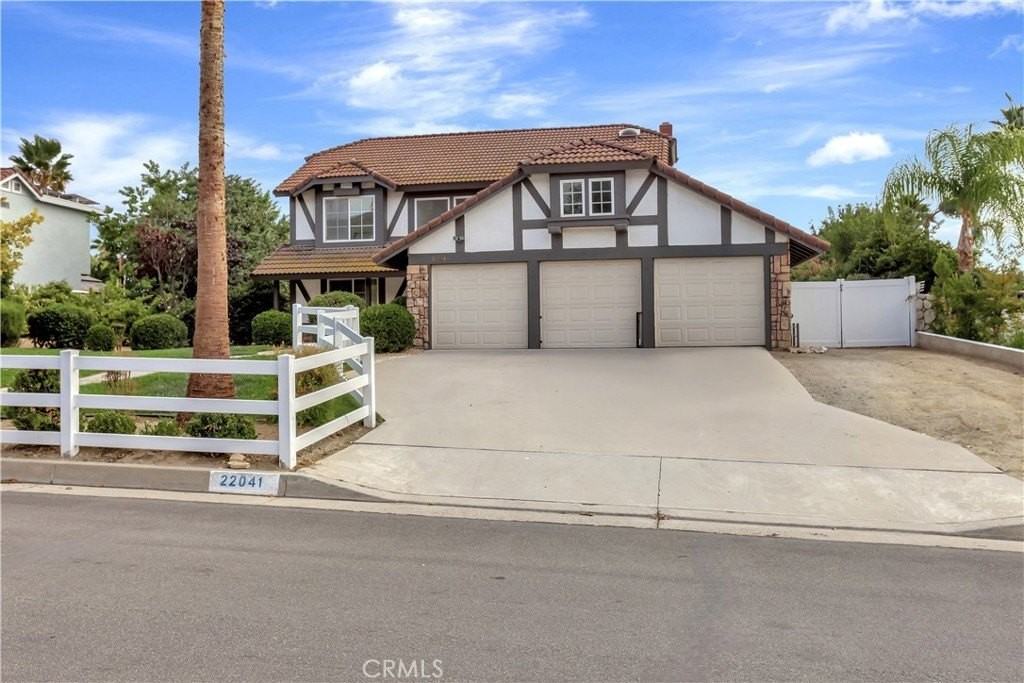 22041 Windtree Ave - Photo 3 of 28