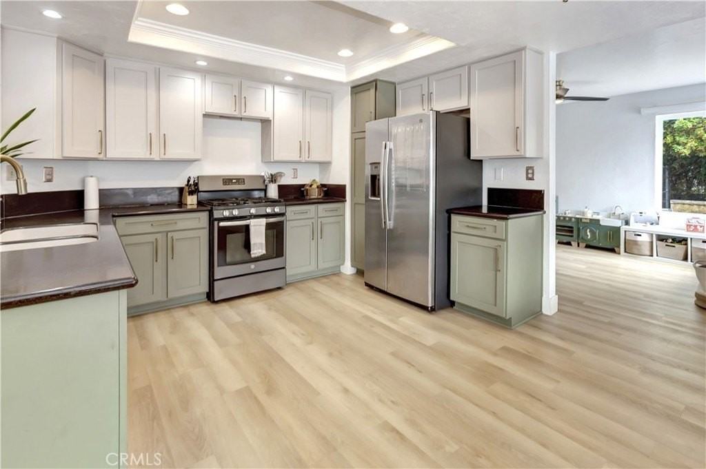 22041 Windtree Ave - Photo 5 of 28