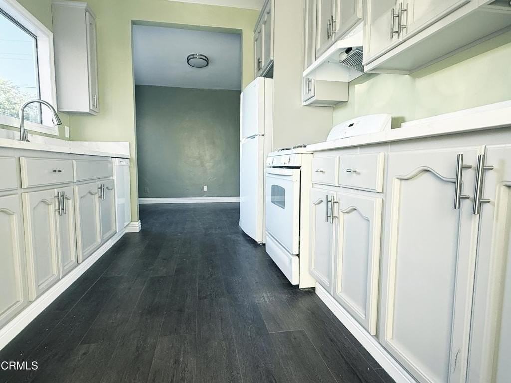 18540 Arminta St - Photo 6 of 22